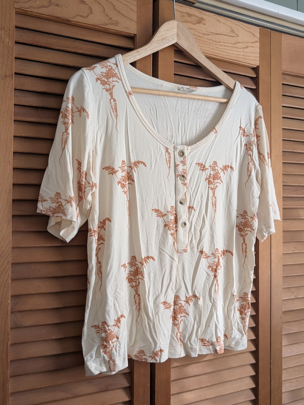 kate quinn Cream Short-Sleeve Henley with Orange Botanical Print - Size S - Picture 7 of 7
